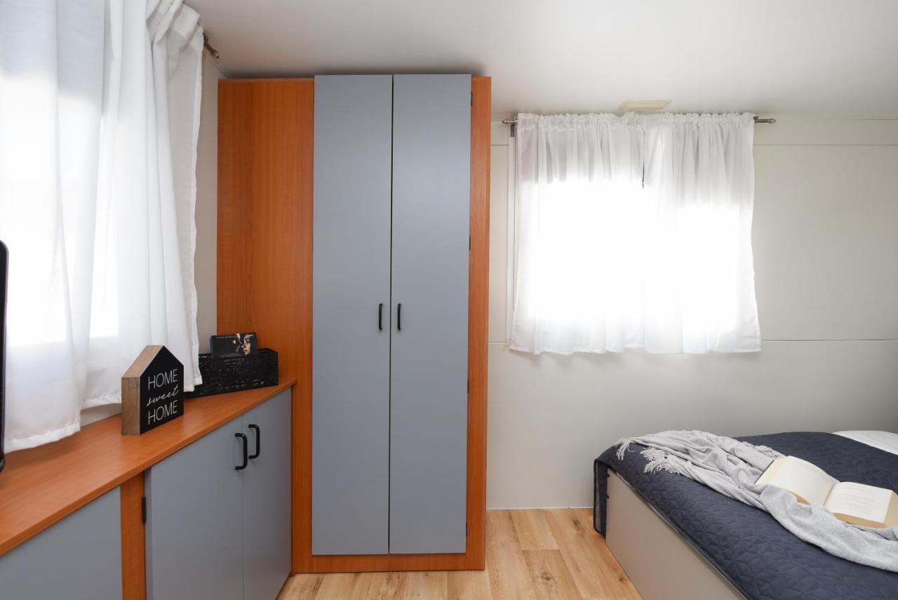 Mia Mobile Home With Jacuzzi Ždrelac Eksteriør bilde